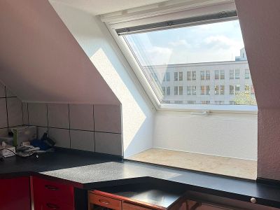 Helle 4,5 Zimmer-Penthaus-Wohnung miit Sonnenbalkon in Oberkassel/L&ouml;rick