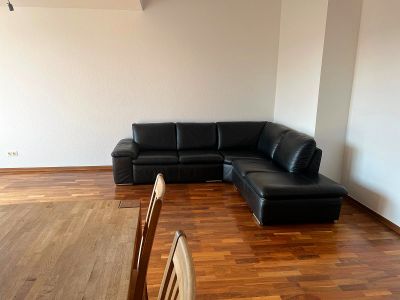 Helle 4,5 Zimmer-Penthaus-Wohnung mit Sonnenbalkon in Oberkassel/L&ouml;rick