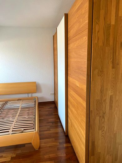 Helle 4,5 Zimmer-Penthaus-Wohnung mit Sonnenbalkon in Oberkassel/L&ouml;rick