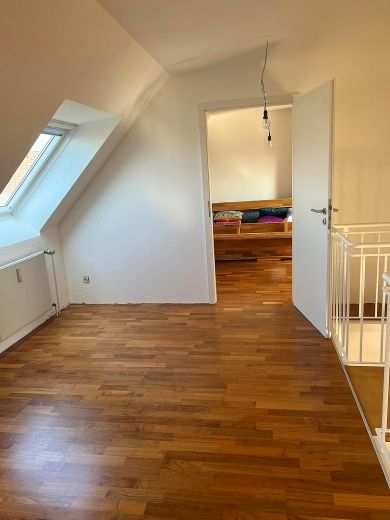 Helle 4,5 Zimmer-Penthaus-Wohnung mit Sonnenbalkon in Oberkassel/L&ouml;rick