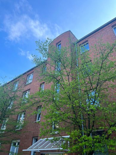 Helle 4,5 Zimmer-Penthaus-Wohnung mit Sonnenbalkon in Oberkassel/L&ouml;rick