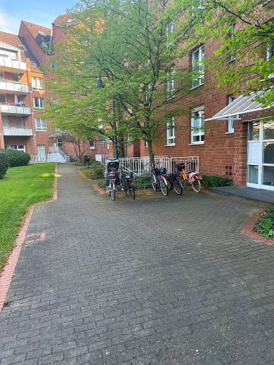Helle 4,5 Zimmer-Penthaus-Wohnung mit Sonnenbalkon in Oberkassel/L&ouml;rick