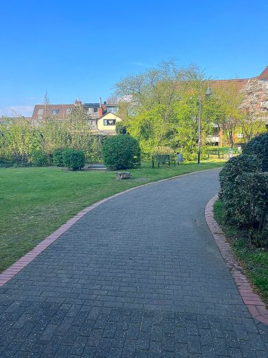 Helle 4,5 Zimmer-Penthaus-Wohnung mit Sonnenbalkon in Oberkassel/L&ouml;rick