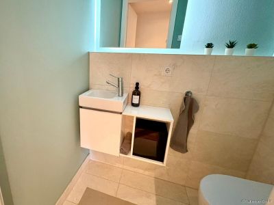 Hochwertige 3-Zimmer-Wohnung mit Balkon und Parkplatz in Schondorf am Ammersee nahe M&uuml;nchen