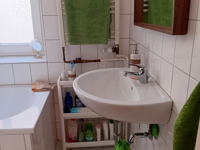 Sonnige m&ouml;blierte 2 Zimmer Wohnung in Sch&ouml;neberg zur Untermiete befristet