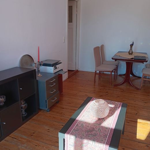 Sonnige m&ouml;blierte 2 Zimmer Wohnung in Sch&ouml;neberg zur Untermiete befristet