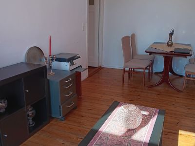 Sonnige m&ouml;blierte 2 Zimmer Wohnung in Sch&ouml;neberg zur Untermiete befristet