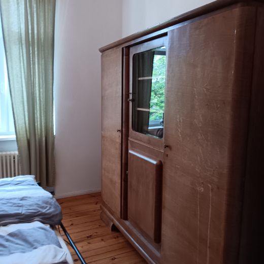 Sonnige m&ouml;blierte 2 Zimmer Wohnung in Sch&ouml;neberg zur Untermiete befristet