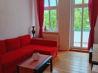Sonnige m&ouml;blierte 2 Zimmer Wohnung in Sch&ouml;neberg zur Untermiete befristet