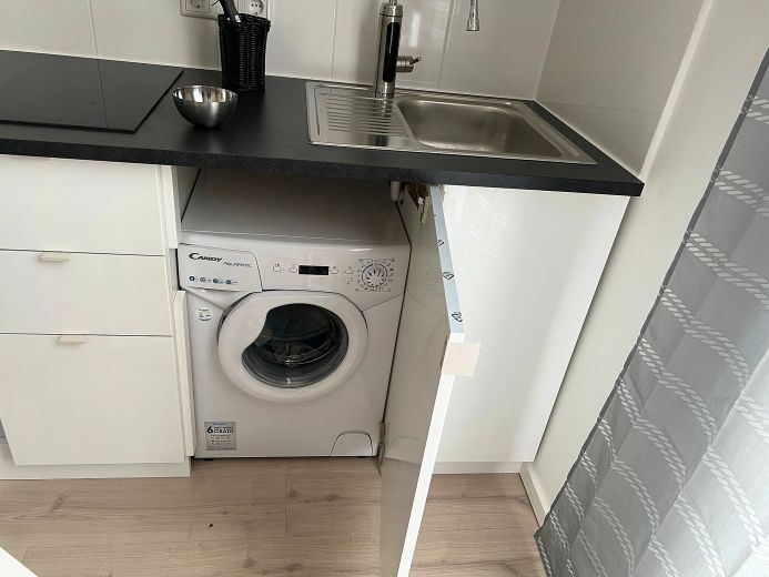 F&uuml;rstenwall: komplett saniertes 1-Zimmer-Appartment im Hinterhof