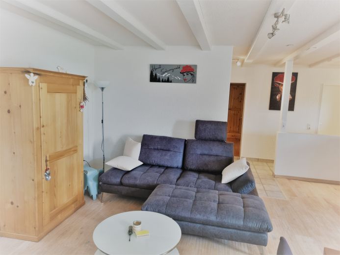m&ouml;blierte Wohnung zu vermieten, 10 Min. Fu&szlig;weg zur Bahn, einkaufen im Ort.....