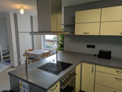 Ruhiges Hinterhaus mit eigenem Eingang und kostenlosem Parkplatz