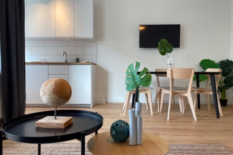 Hochwertig sanierte & m&ouml;blierte Wohnung mit Balkon