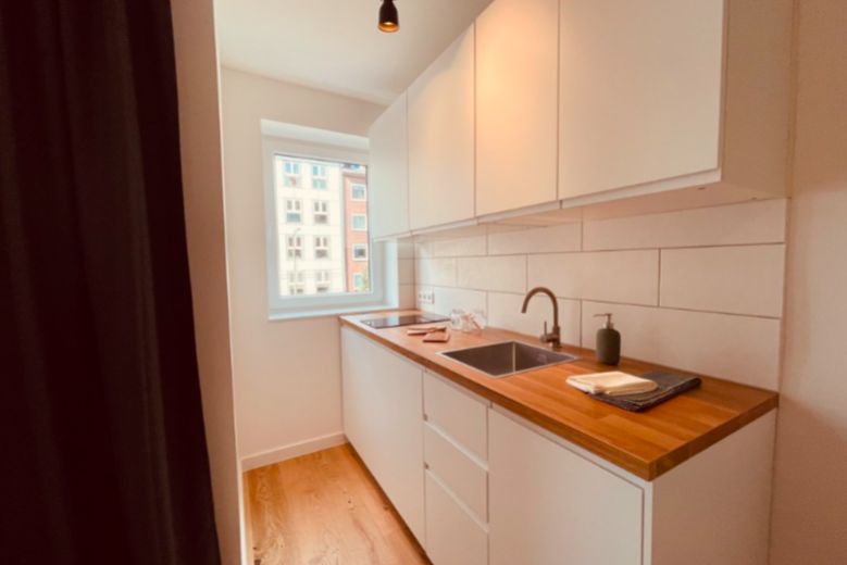 Hochwertig sanierte & m&ouml;blierte Wohnung mit Balkon