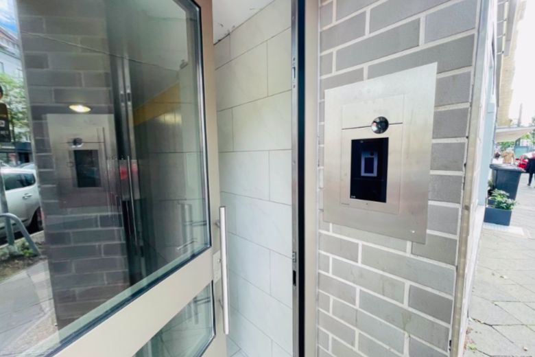 Hochwertig sanierte & m&ouml;blierte Wohnung mit Balkon