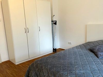 Hafen: moderne 3-Zimmer-Wohnung mit Balkon