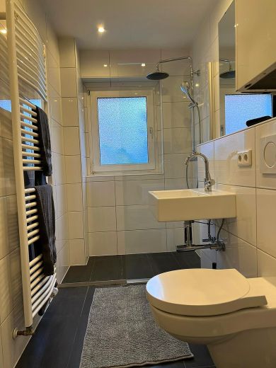 Hafen: moderne 3-Zimmer-Wohnung mit Balkon
