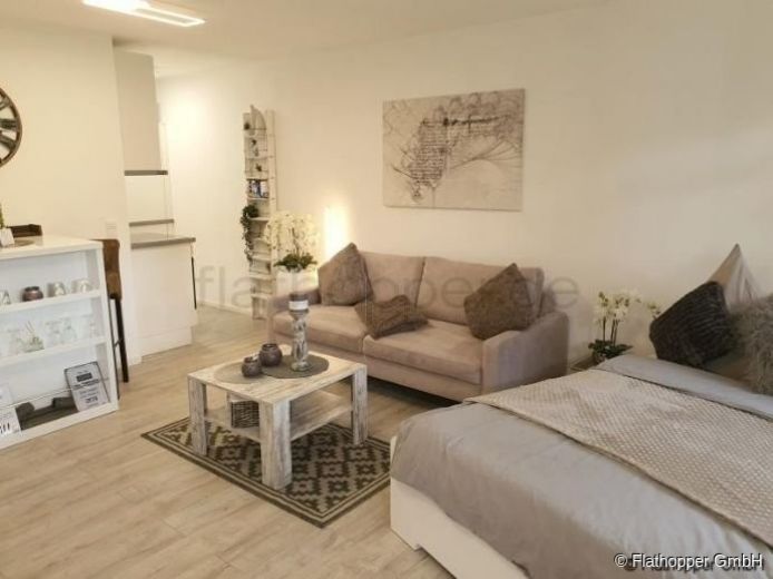 Modernes m&ouml;bliertes Apartment mit Balkon in Rosenheim