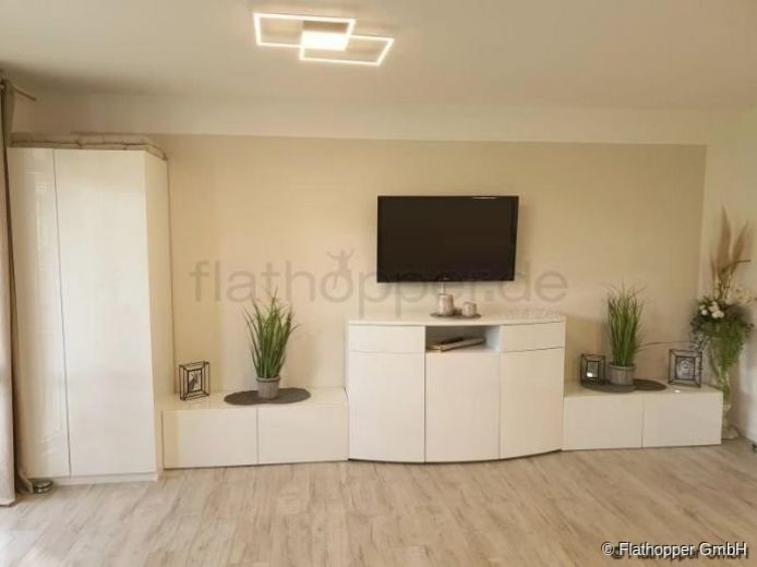 Modernes m&ouml;bliertes Apartment mit Balkon in Rosenheim