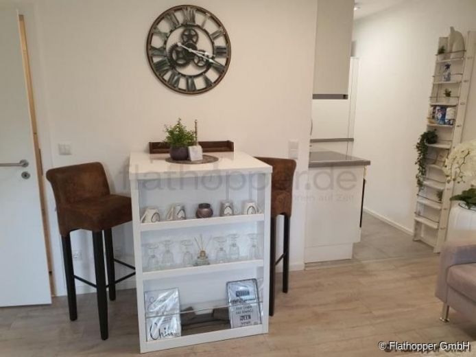 Modernes m&ouml;bliertes Apartment mit Balkon in Rosenheim