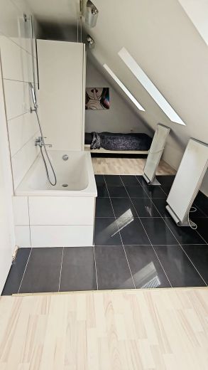Single-Apartment in Pempelfort im 5. OG