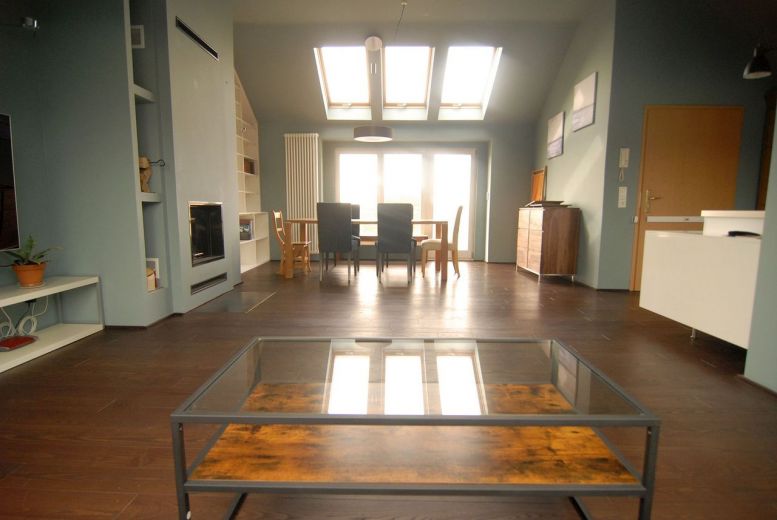 Stilvolles Dachgeschoss Loft mit Fernblick am Ostkreuz