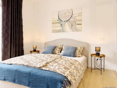 M&ouml;blierte 2-Zimmer-Wohnung mit Terrasse in Rosenheim