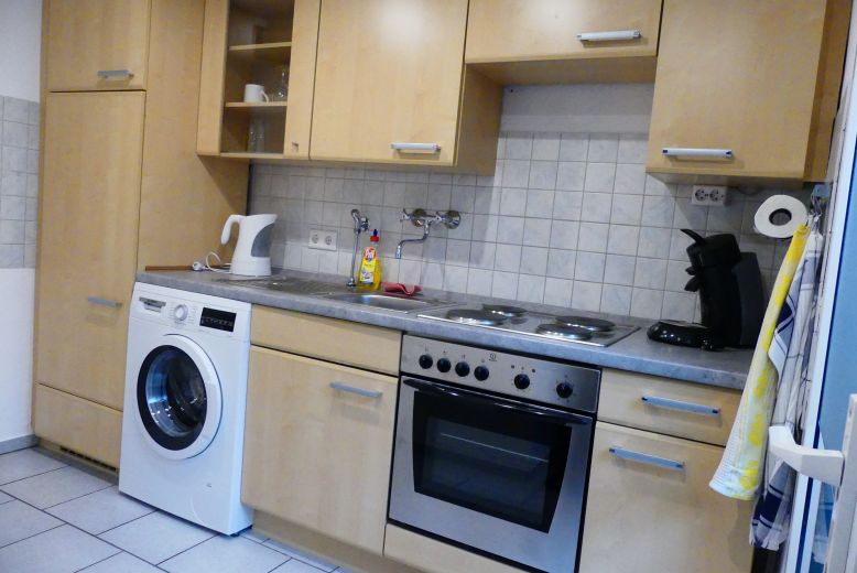 M&ouml;blierte Souterrain Wohnung 44m2 f&uuml;r Wochenendheimfahrer / Berufspendler