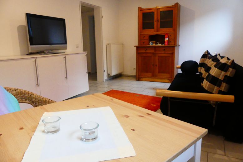 M&ouml;blierte Souterrain Wohnung 44m2 f&uuml;r Wochenendheimfahrer / Berufspendler