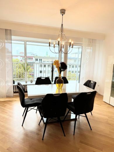 5 Zimmer-Wohnung mit Dachterrasse