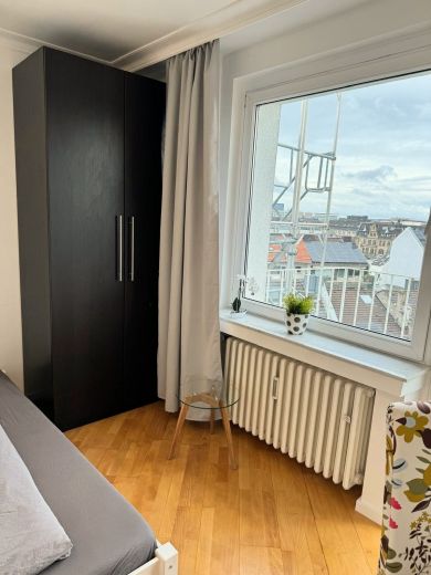 5 Zimmer-Wohnung mit Dachterrasse