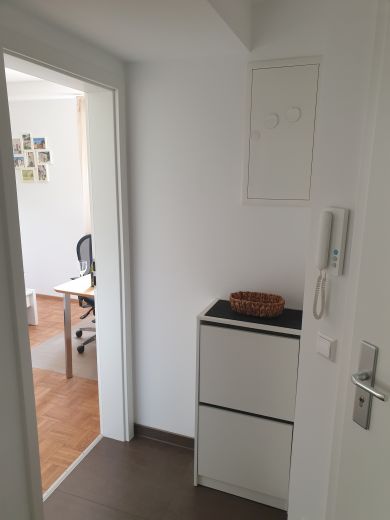 moderne m&ouml;blierte Wohnung f&uuml;r 1 Person mit Festanstellung in Bestlage am Cannstatter Memberg