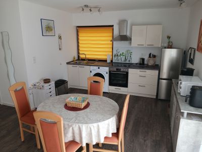 Wundersch&ouml;ne 2-Zimmer-Wohnung mit eigenem Wintergarten