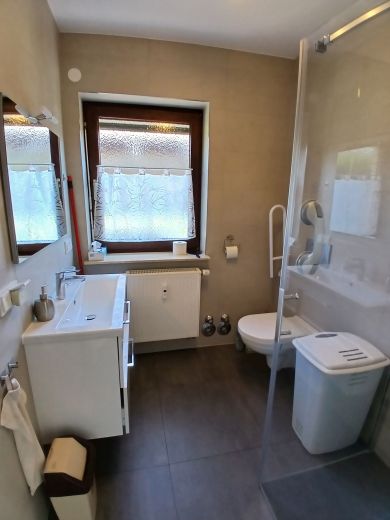 Wundersch&ouml;ne 2-Zimmer-Wohnung mit eigenem Wintergarten