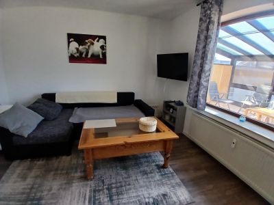 Wundersch&ouml;ne 2-Zimmer-Wohnung mit eigenem Wintergarten