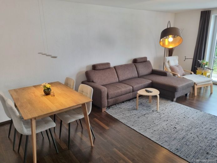 M&ouml;blierte 2-Zimmer-Wohnung mit Balkon in Rosenheim