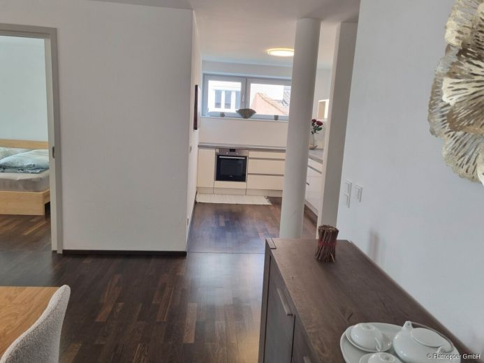 M&ouml;blierte 2-Zimmer-Wohnung mit Balkon in Rosenheim