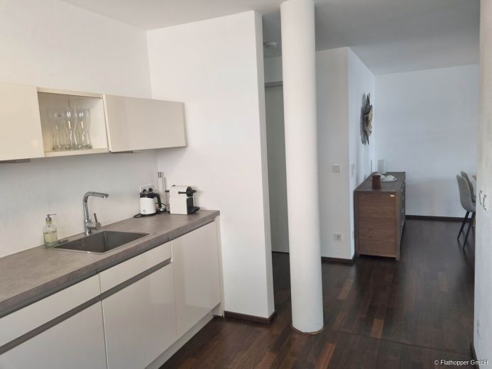 M&ouml;blierte 2-Zimmer-Wohnung mit Balkon in Rosenheim