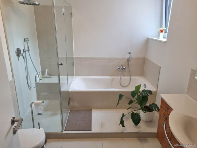 M&ouml;blierte 2-Zimmer-Wohnung mit Balkon in Rosenheim