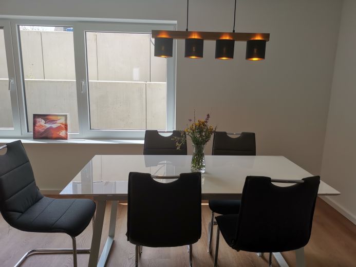 Moderne, vollm&ouml;blierte 2-Zimmer Wohnung in Heimsheim, ruhige und dennoch gute Lage an der A8