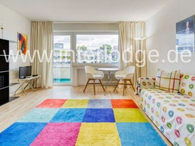 INTERLODGE D&uuml;sseldorf: Schickes, komplett m&ouml;bliertes und ger&auml;umiges Apartment mit Balkon.