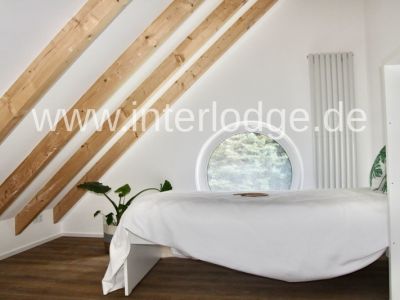 INTERLODGE Hochwertig m&ouml;bliertes Atelier im Park mit Kamin in Neuss-Holzheim