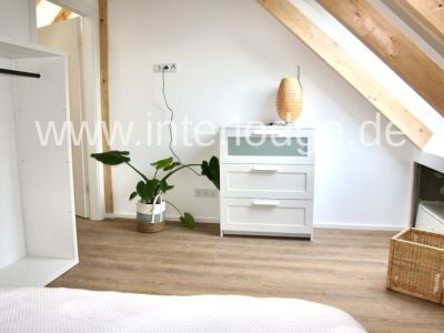 INTERLODGE Hochwertig m&ouml;bliertes Atelier im Park mit Kamin in Neuss-Holzheim