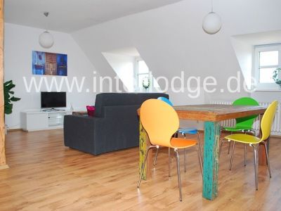 INTERLODGE Bochum: Komplett m&ouml;bliertes, ger&auml;umiges Apartment