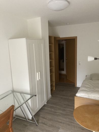 In Essen-R&uuml;ttenscheid m&ouml;blierte 4-Raum-Wohnung