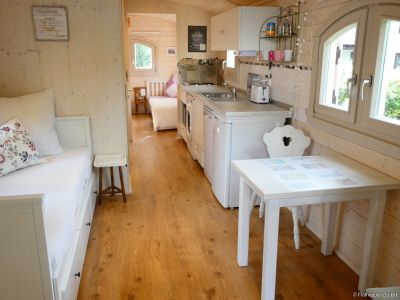 M&ouml;bliertes Apartment im Nachbau eines Nostalgiewagens in Rosenheim