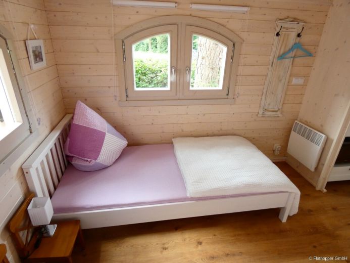 M&ouml;bliertes Apartment im Nachbau eines Nostalgiewagens in Rosenheim