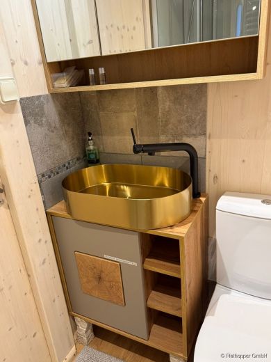 M&ouml;bliertes Apartment im Nachbau eines Nostalgiewagens in Rosenheim