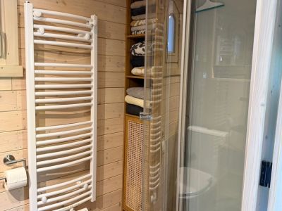 M&ouml;bliertes Apartment im Nachbau eines Nostalgiewagens in Rosenheim