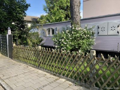 M&ouml;bliertes Apartment im Nachbau eines Nostalgiewagens in Rosenheim